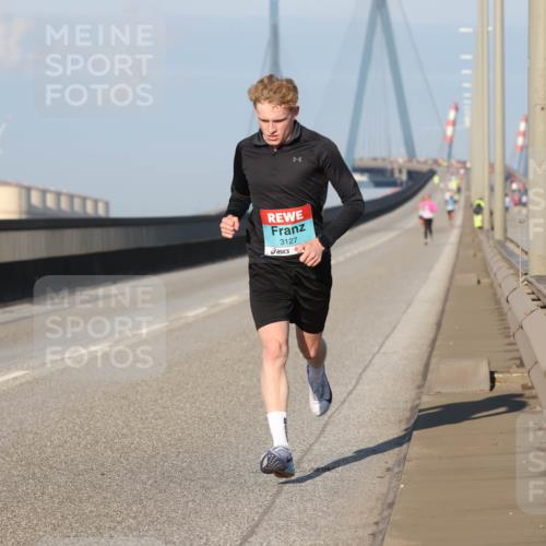 03.10.2025 - Köhlbrandbrückenlauf Lena Gebhardt http://msf.ph/oto/9100513 03.10.2025 09:36:00 Position 2 3127 meine-sportfotos.de
