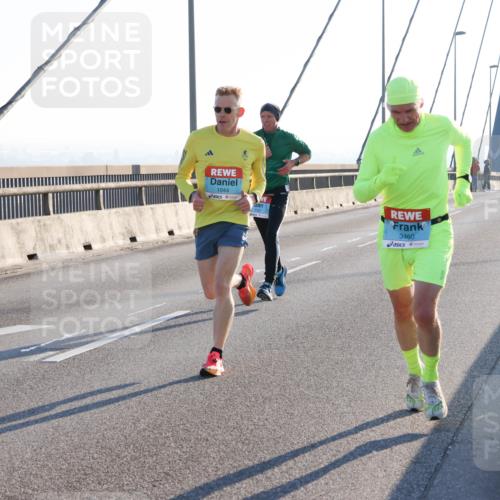 03.10.2025 - Köhlbrandbrückenlauf Strokosch-Dieckow http://msf.ph/oto/9100541 03.10.2025 09:18:55 Position 1 1044, 3460 meine-sportfotos.de