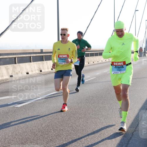 03.10.2025 - Köhlbrandbrückenlauf Strokosch-Dieckow http://msf.ph/oto/9100551 03.10.2025 09:18:56 Position 1 1044, 3460 meine-sportfotos.de