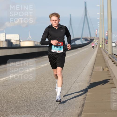03.10.2025 - Köhlbrandbrückenlauf Lena Gebhardt http://msf.ph/oto/9100559 03.10.2025 09:36:01 Position 2 3127 meine-sportfotos.de
