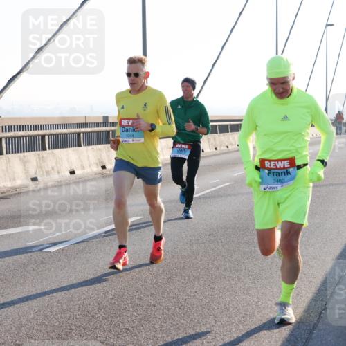 03.10.2025 - Köhlbrandbrückenlauf Strokosch-Dieckow http://msf.ph/oto/9100564 03.10.2025 09:18:56 Position 1 1044, 3460 meine-sportfotos.de