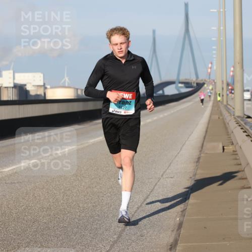 03.10.2025 - Köhlbrandbrückenlauf Lena Gebhardt http://msf.ph/oto/9100572 03.10.2025 09:36:01 Position 2 3127 meine-sportfotos.de