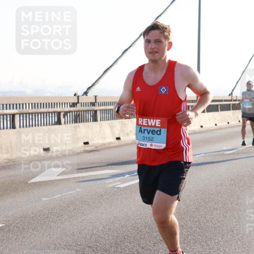 03.10.2025 - Köhlbrandbrückenlauf Strokosch-Dieckow http://msf.ph/oto/9100600 03.10.2025 09:19:23 Position 1 3152 meine-sportfotos.de