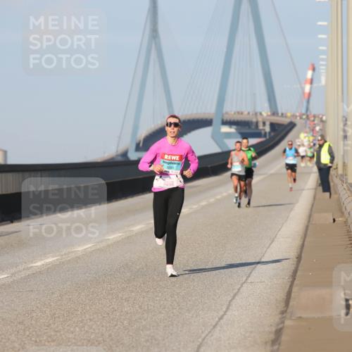 03.10.2025 - Köhlbrandbrückenlauf Lena Gebhardt http://msf.ph/oto/9100628 03.10.2025 09:36:19 Position 2  meine-sportfotos.de