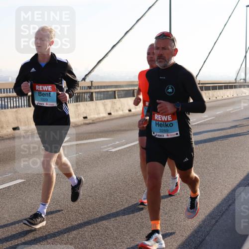 03.10.2025 - Köhlbrandbrückenlauf Strokosch-Dieckow http://msf.ph/oto/9100649 03.10.2025 09:19:41 Position 1 7, 1029, 3269 meine-sportfotos.de