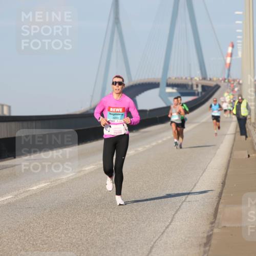 03.10.2025 - Köhlbrandbrückenlauf Lena Gebhardt http://msf.ph/oto/9100663 03.10.2025 09:36:20 Position 2 3203 meine-sportfotos.de