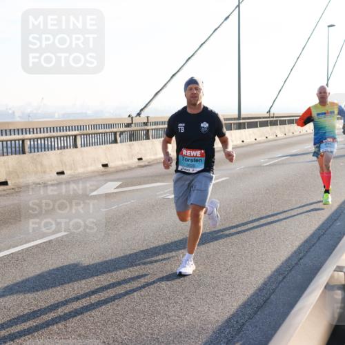 03.10.2025 - Köhlbrandbrückenlauf Strokosch-Dieckow http://msf.ph/oto/9100693 03.10.2025 09:19:46 Position 1 3629 meine-sportfotos.de