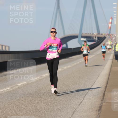 03.10.2025 - Köhlbrandbrückenlauf Lena Gebhardt http://msf.ph/oto/9100696 03.10.2025 09:36:20 Position 2  meine-sportfotos.de
