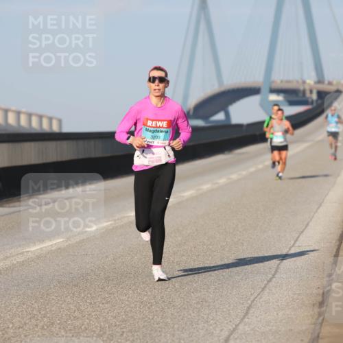 03.10.2025 - Köhlbrandbrückenlauf Lena Gebhardt http://msf.ph/oto/9100756 03.10.2025 09:36:21 Position 2 3203 meine-sportfotos.de