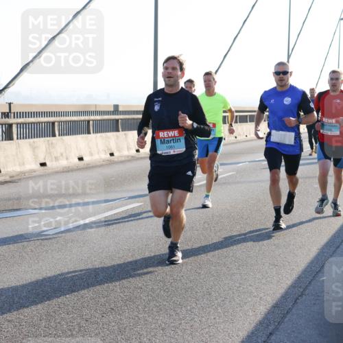 03.10.2025 - Köhlbrandbrückenlauf Strokosch-Dieckow http://msf.ph/oto/9100772 03.10.2025 09:19:55 Position 1 1061 meine-sportfotos.de