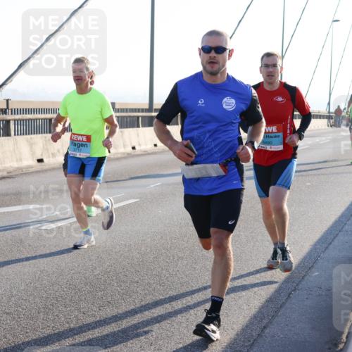 03.10.2025 - Köhlbrandbrückenlauf Strokosch-Dieckow http://msf.ph/oto/9100798 03.10.2025 09:19:56 Position 1 3712, 3490 meine-sportfotos.de