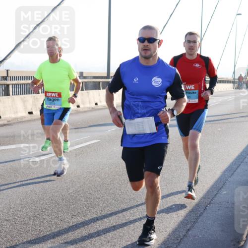 03.10.2025 - Köhlbrandbrückenlauf Strokosch-Dieckow http://msf.ph/oto/9100812 03.10.2025 09:19:56 Position 1 3712, 90 meine-sportfotos.de