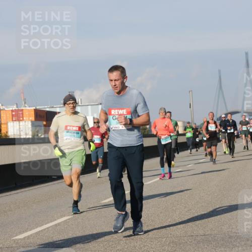 03.10.2025 - Köhlbrandbrückenlauf Jannik Wohlers http://msf.ph/oto/9100884 03.10.2025 09:48:43 Position 3 1776 meine-sportfotos.de
