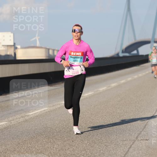 03.10.2025 - Köhlbrandbrückenlauf Lena Gebhardt http://msf.ph/oto/9100898 03.10.2025 09:36:22 Position 2 3203 meine-sportfotos.de