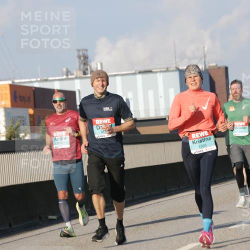 03.10.2025 - Köhlbrandbrückenlauf Jannik Wohlers http://msf.ph/oto/9100917 03.10.2025 09:48:45 Position 3 2995, 3130, 1595, 1105 meine-sportfotos.de