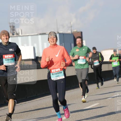 03.10.2025 - Köhlbrandbrückenlauf Jannik Wohlers http://msf.ph/oto/9100923 03.10.2025 09:48:45 Position 3 2995, 3139, 1595, 1105, 12, 4 meine-sportfotos.de