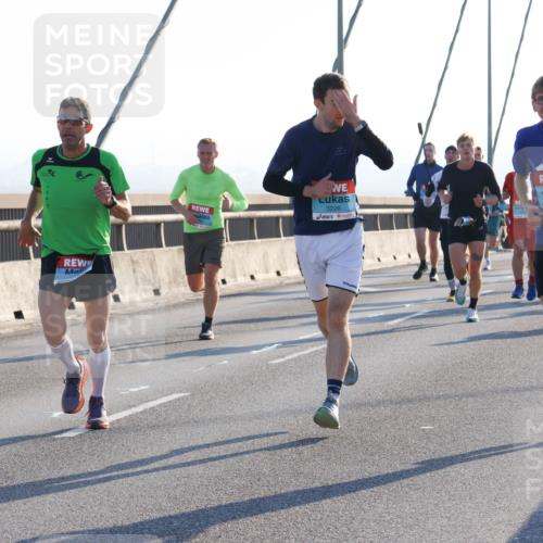 03.10.2025 - Köhlbrandbrückenlauf Strokosch-Dieckow http://msf.ph/oto/9100961 03.10.2025 09:20:18 Position 1 1065, 3226, 1230 meine-sportfotos.de