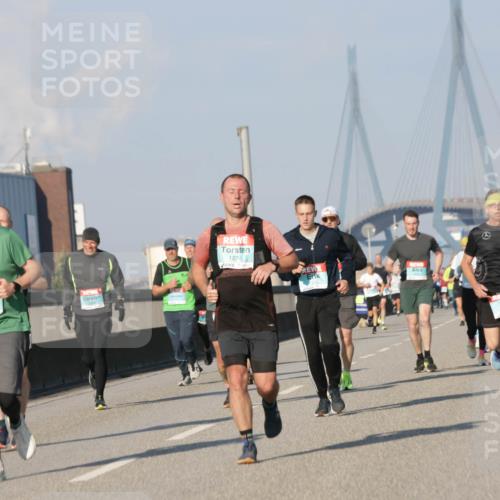 03.10.2025 - Köhlbrandbrückenlauf Jannik Wohlers http://msf.ph/oto/9100969 03.10.2025 09:48:47 Position 3 1105, 1274 meine-sportfotos.de