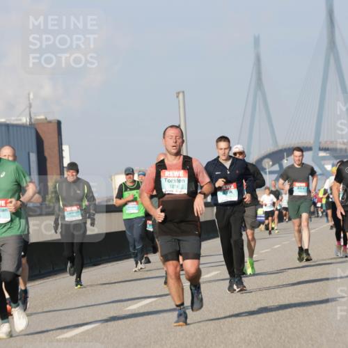 03.10.2025 - Köhlbrandbrückenlauf Jannik Wohlers http://msf.ph/oto/9100977 03.10.2025 09:48:47 Position 3 1105, 1274 meine-sportfotos.de