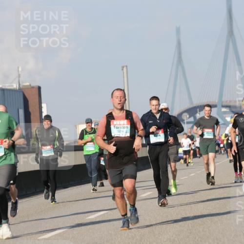 03.10.2025 - Köhlbrandbrückenlauf Jannik Wohlers http://msf.ph/oto/9100991 03.10.2025 09:48:47 Position 3 1105, 1274 meine-sportfotos.de