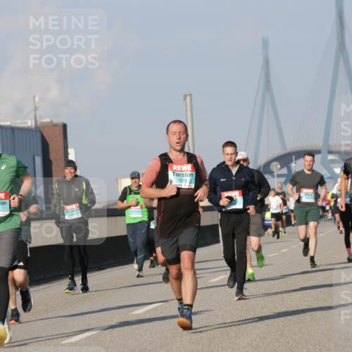03.10.2025 - Köhlbrandbrückenlauf Jannik Wohlers http://msf.ph/oto/9100998 03.10.2025 09:48:47 Position 3 1105, 1274 meine-sportfotos.de
