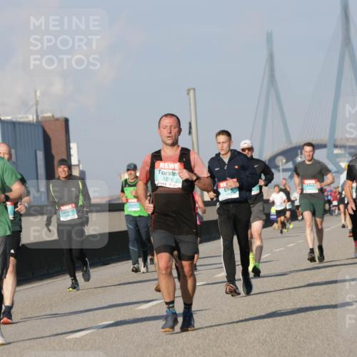 03.10.2025 - Köhlbrandbrückenlauf Jannik Wohlers http://msf.ph/oto/9101020 03.10.2025 09:48:47 Position 3 1105, 1274 meine-sportfotos.de