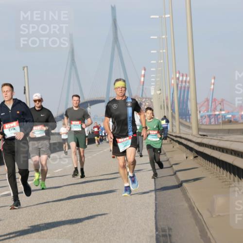 03.10.2025 - Köhlbrandbrückenlauf Jannik Wohlers http://msf.ph/oto/9101075 03.10.2025 09:48:49 Position 3  meine-sportfotos.de