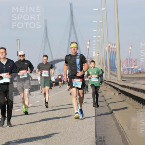 03.10.2025 - Köhlbrandbrückenlauf Jannik Wohlers http://msf.ph/oto/9101125 03.10.2025 09:48:50 Position 3 1216, 3832 meine-sportfotos.de