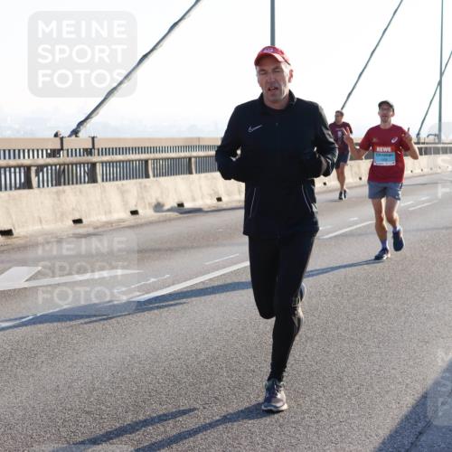 03.10.2025 - Köhlbrandbrückenlauf Strokosch-Dieckow http://msf.ph/oto/9101130 03.10.2025 09:20:31 Position 1  meine-sportfotos.de