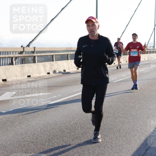 03.10.2025 - Köhlbrandbrückenlauf Strokosch-Dieckow http://msf.ph/oto/9101135 03.10.2025 09:20:31 Position 1  meine-sportfotos.de