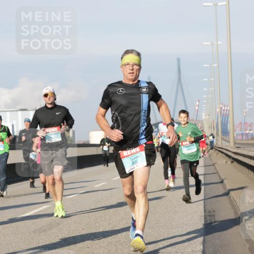 03.10.2025 - Köhlbrandbrückenlauf Jannik Wohlers http://msf.ph/oto/9101195 03.10.2025 09:48:54 Position 3 3832 meine-sportfotos.de