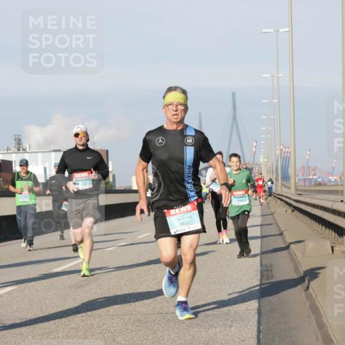 03.10.2025 - Köhlbrandbrückenlauf Jannik Wohlers http://msf.ph/oto/9101218 03.10.2025 09:48:54 Position 3 1216, 1207, 3832 meine-sportfotos.de