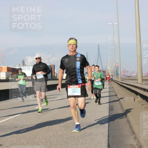 03.10.2025 - Köhlbrandbrückenlauf Jannik Wohlers http://msf.ph/oto/9101248 03.10.2025 09:48:54 Position 3 1216, 3832 meine-sportfotos.de