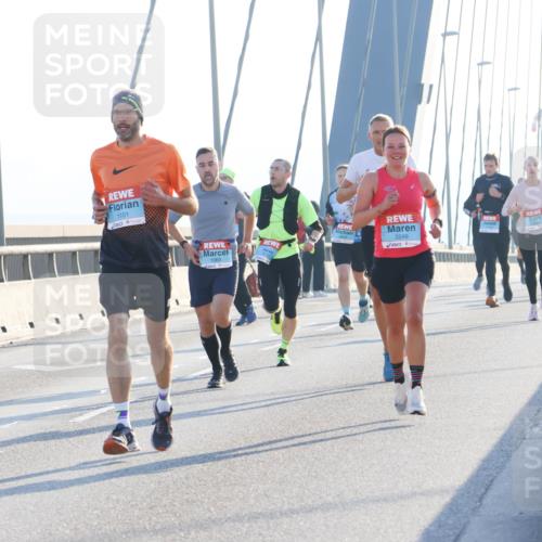 03.10.2025 - Köhlbrandbrückenlauf Strokosch-Dieckow http://msf.ph/oto/9101294 03.10.2025 09:20:46 Position 1 1101, 3249 meine-sportfotos.de