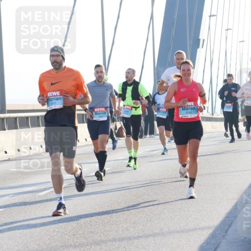 03.10.2025 - Köhlbrandbrückenlauf Strokosch-Dieckow http://msf.ph/oto/9101311 03.10.2025 09:20:46 Position 1 1101, 1, 3249 meine-sportfotos.de