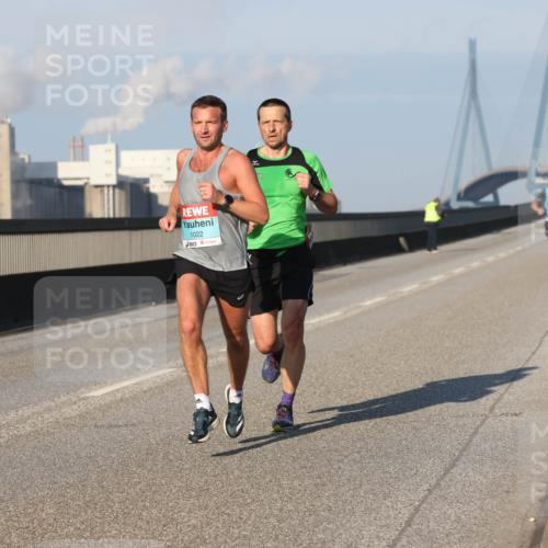 03.10.2025 - Köhlbrandbrückenlauf Lena Gebhardt http://msf.ph/oto/9101322 03.10.2025 09:36:33 Position 2 1022 meine-sportfotos.de