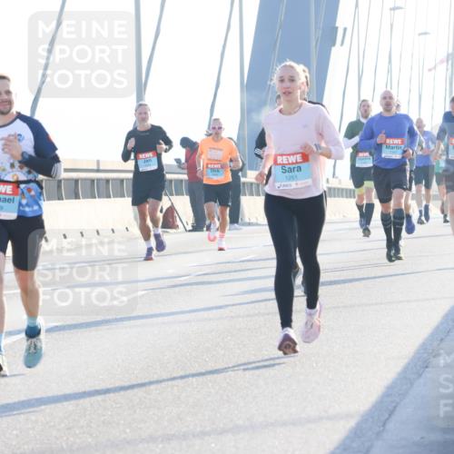 03.10.2025 - Köhlbrandbrückenlauf Strokosch-Dieckow http://msf.ph/oto/9101334 03.10.2025 09:20:52 Position 1 2879, 1251, 1157 meine-sportfotos.de