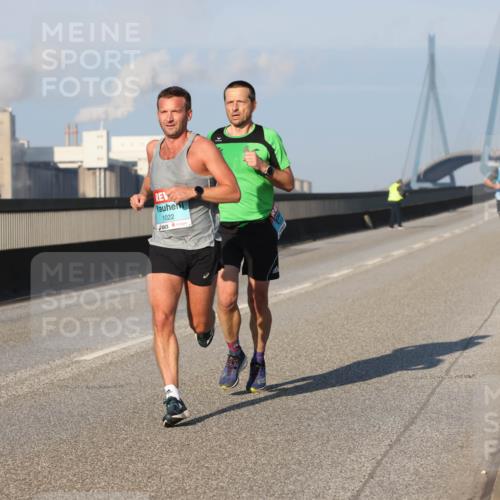 03.10.2025 - Köhlbrandbrückenlauf Lena Gebhardt http://msf.ph/oto/9101350 03.10.2025 09:36:33 Position 2 1022 meine-sportfotos.de