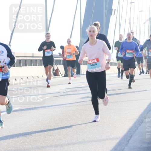 03.10.2025 - Köhlbrandbrückenlauf Strokosch-Dieckow http://msf.ph/oto/9101361 03.10.2025 09:20:52 Position 1 87, 2879, 1251 meine-sportfotos.de