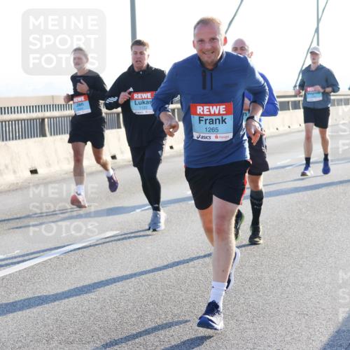 03.10.2025 - Köhlbrandbrückenlauf Strokosch-Dieckow http://msf.ph/oto/9101378 03.10.2025 09:21:01 Position 1 1122, 1265 meine-sportfotos.de