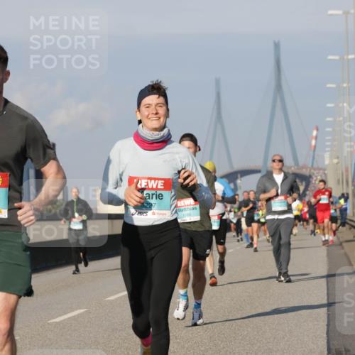 03.10.2025 - Köhlbrandbrückenlauf Jannik Wohlers http://msf.ph/oto/9101399 03.10.2025 09:48:57 Position 3 3659, 3227, 1088 meine-sportfotos.de