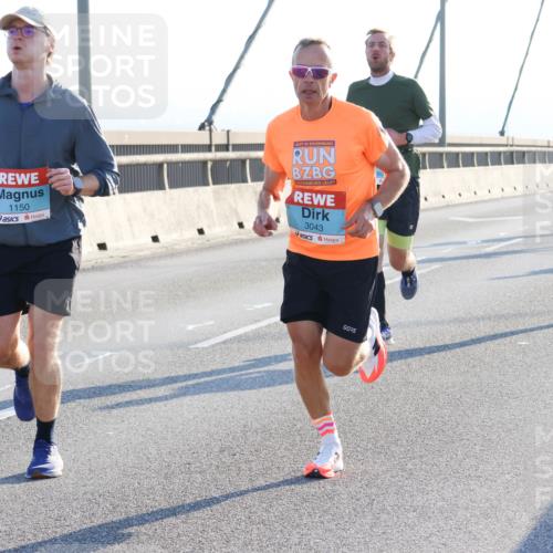 03.10.2025 - Köhlbrandbrückenlauf Strokosch-Dieckow http://msf.ph/oto/9101409 03.10.2025 09:21:04 Position 1 1150, 3043 meine-sportfotos.de