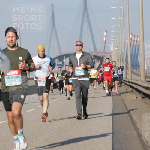 03.10.2025 - Köhlbrandbrückenlauf Jannik Wohlers http://msf.ph/oto/9101413 03.10.2025 09:48:59 Position 3 1088, 1116, 1334 meine-sportfotos.de