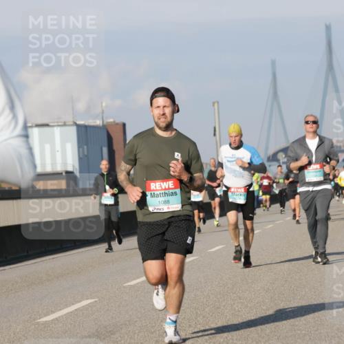 03.10.2025 - Köhlbrandbrückenlauf Jannik Wohlers http://msf.ph/oto/9101448 03.10.2025 09:49:00 Position 3 1088 meine-sportfotos.de