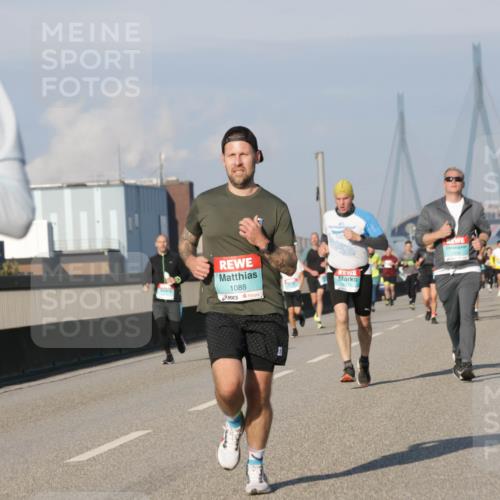 03.10.2025 - Köhlbrandbrückenlauf Jannik Wohlers http://msf.ph/oto/9101455 03.10.2025 09:49:00 Position 3 1088, 116 meine-sportfotos.de
