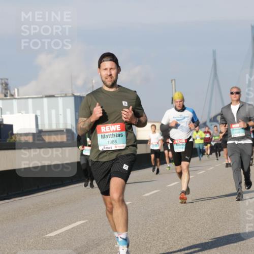03.10.2025 - Köhlbrandbrückenlauf Jannik Wohlers http://msf.ph/oto/9101485 03.10.2025 09:49:00 Position 3 41, 1088, 1116 meine-sportfotos.de