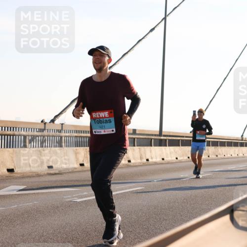 03.10.2025 - Köhlbrandbrückenlauf Strokosch-Dieckow http://msf.ph/oto/9101486 03.10.2025 09:21:24 Position 1 1210, 1421 meine-sportfotos.de