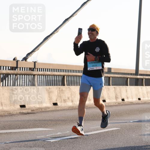 03.10.2025 - Köhlbrandbrückenlauf Strokosch-Dieckow http://msf.ph/oto/9101501 03.10.2025 09:21:25 Position 1 3414 meine-sportfotos.de
