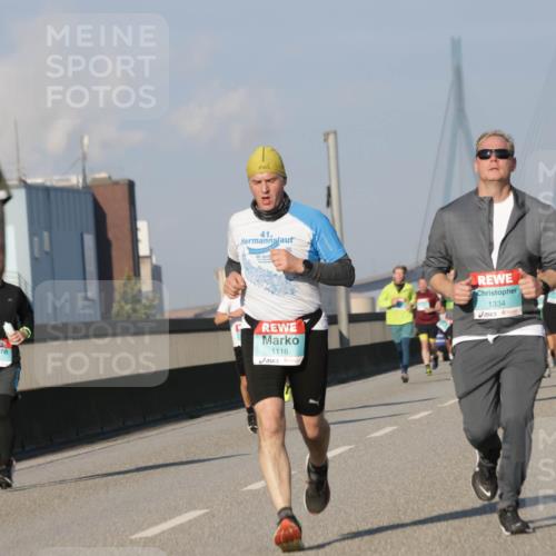 03.10.2025 - Köhlbrandbrückenlauf Jannik Wohlers http://msf.ph/oto/9101519 03.10.2025 09:49:01 Position 3 41, 1116, 1334, 1111118 meine-sportfotos.de