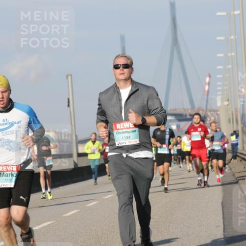 03.10.2025 - Köhlbrandbrückenlauf Jannik Wohlers http://msf.ph/oto/9101531 03.10.2025 09:49:02 Position 3 41, 29, 2, 1116, 1334 meine-sportfotos.de